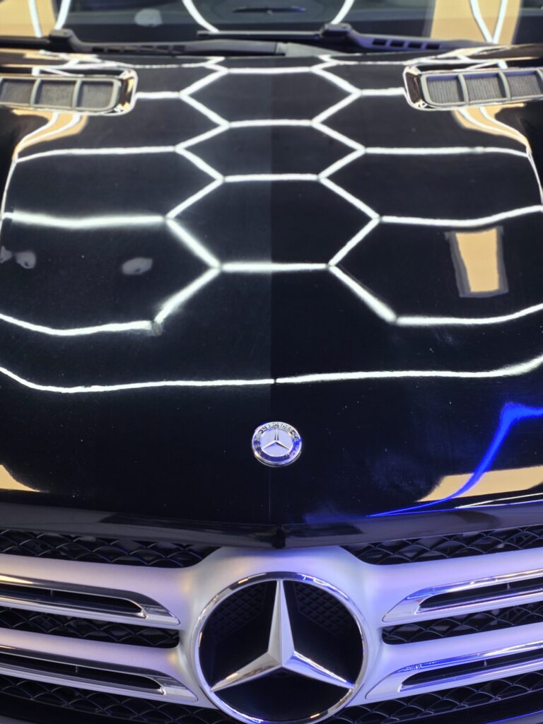 Capotă Mercedes cu diferențe de finisaj între zonele lacului, City Detailing Cluj
